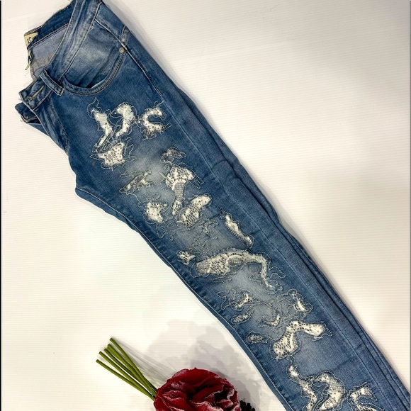 True Love with white lace blue jeans size XS - Picture 1 of 7